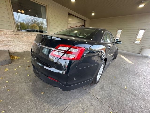 2014 Ford Taurus SE