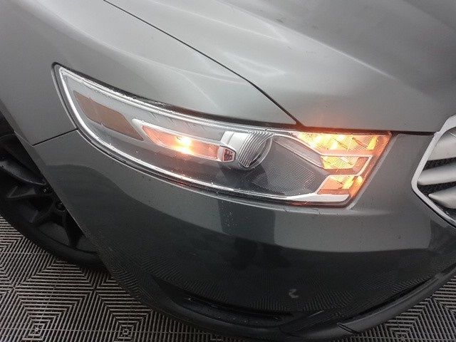 2014 Ford Taurus SE