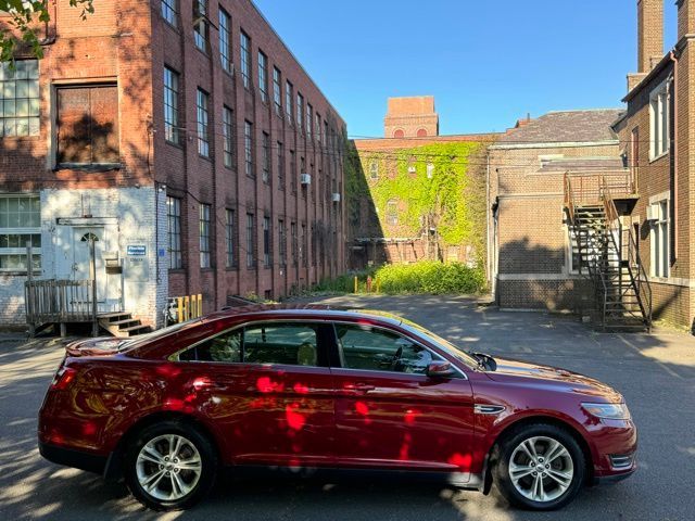 2014 Ford Taurus SEL
