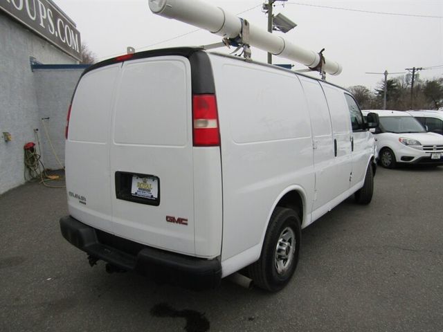 2014 GMC Savana Base