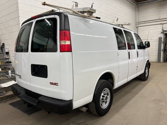 2014 GMC Savana Base