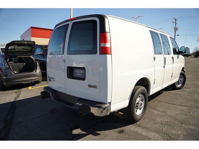 2014 GMC Savana Base