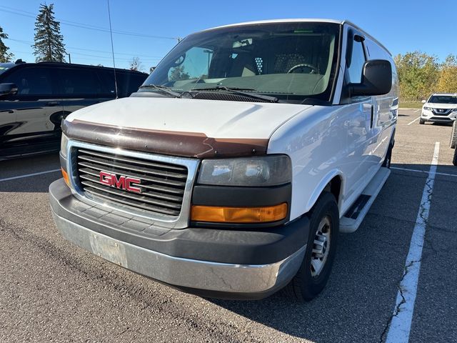 2014 GMC Savana Base