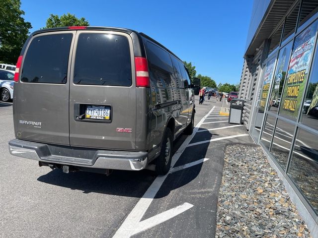 2014 GMC Savana Base