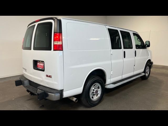 2014 GMC Savana Base