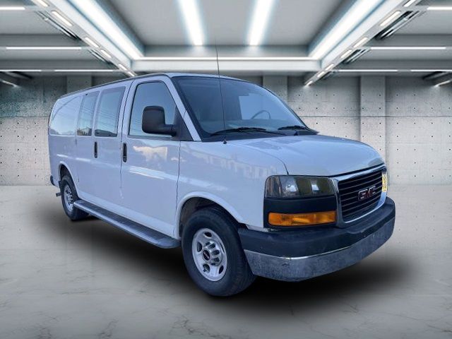 2014 GMC Savana Base