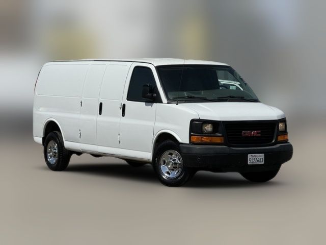 2014 GMC Savana Base