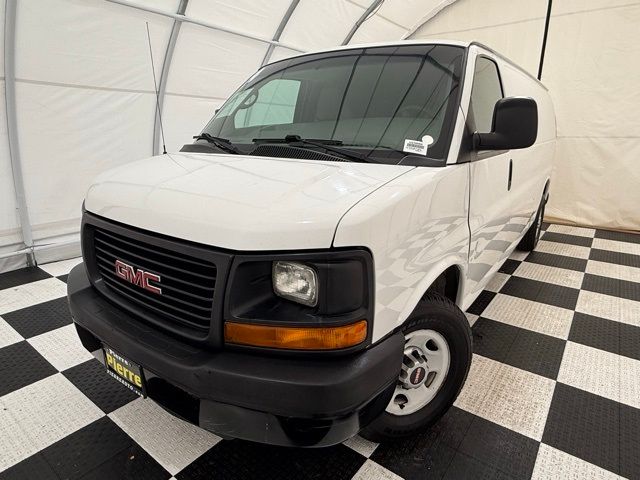 2014 GMC Savana Base