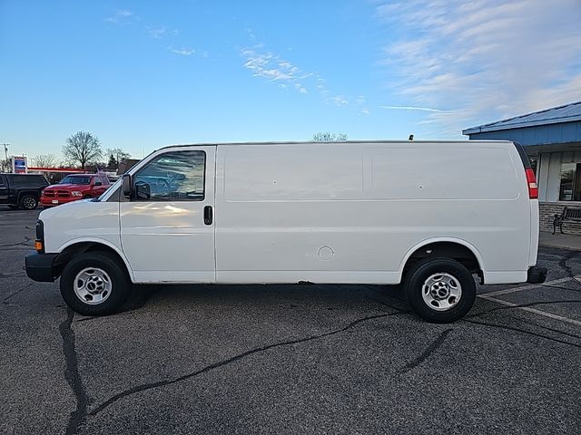 2014 GMC Savana Base