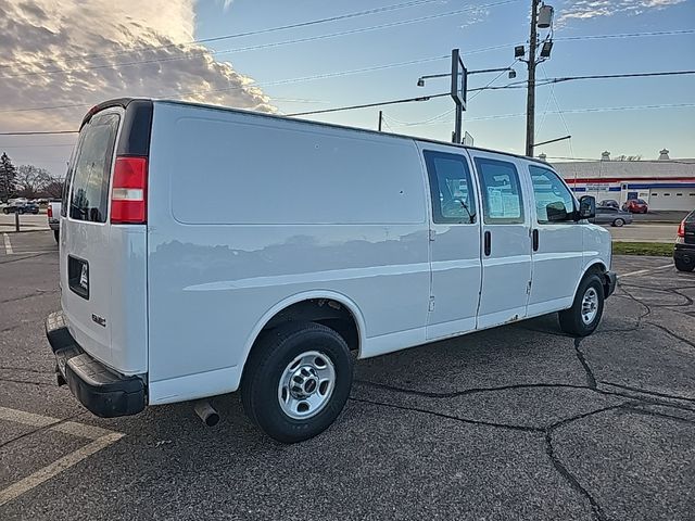 2014 GMC Savana Base