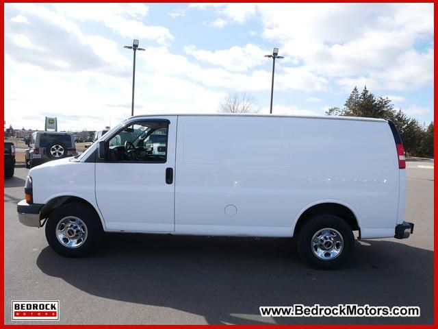 2014 GMC Savana Base