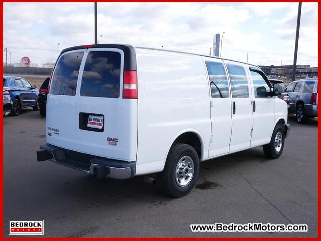 2014 GMC Savana Base