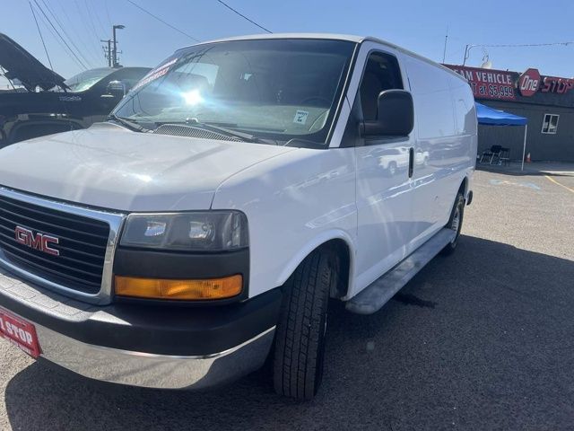 2014 GMC Savana Base