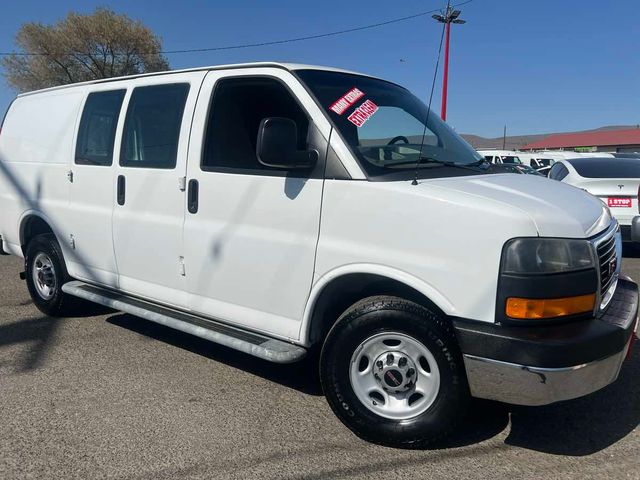 2014 GMC Savana Base
