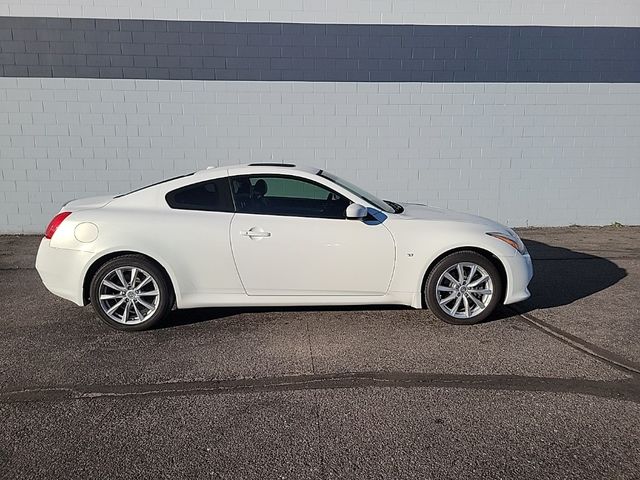 2014 INFINITI Q60 Base