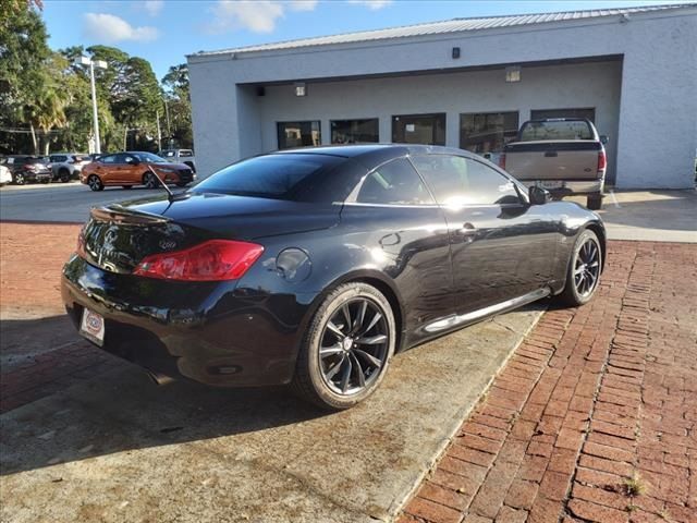 2014 INFINITI Q60 Base