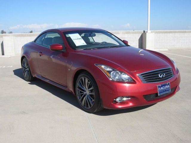 2014 INFINITI Q60 Base