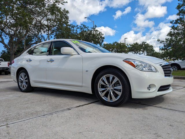 2014 INFINITI Q70 Base