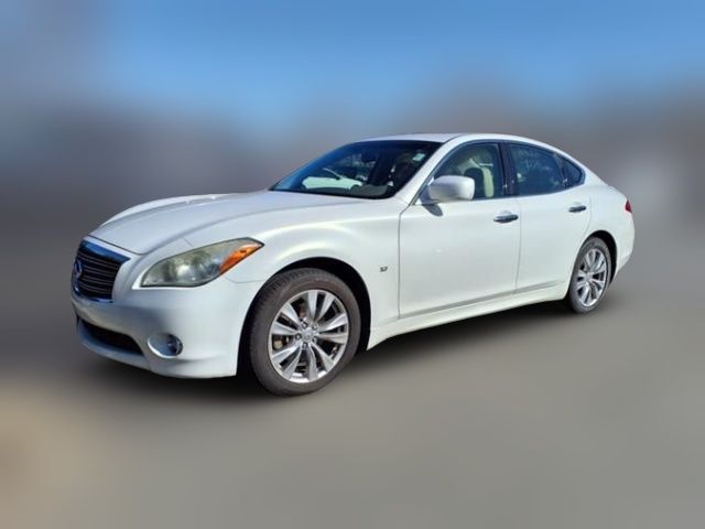 2014 INFINITI Q70 Base