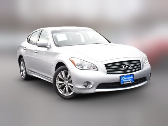 2014 INFINITI Q70 Base