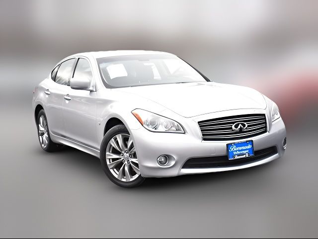 2014 INFINITI Q70 Base