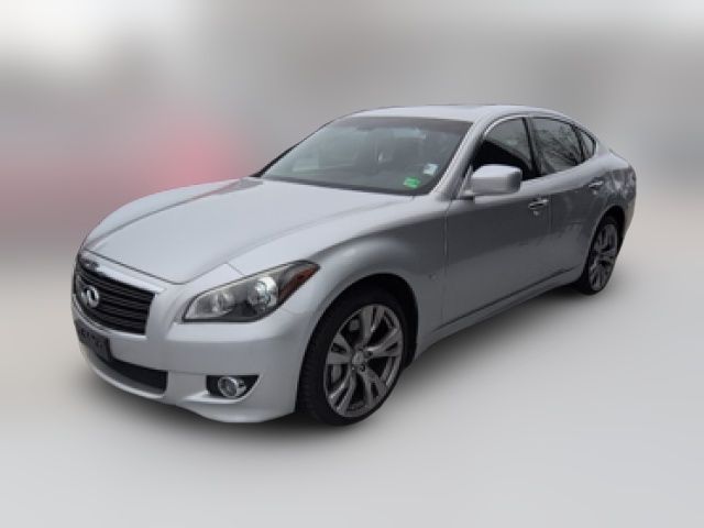 2014 INFINITI Q70 Base