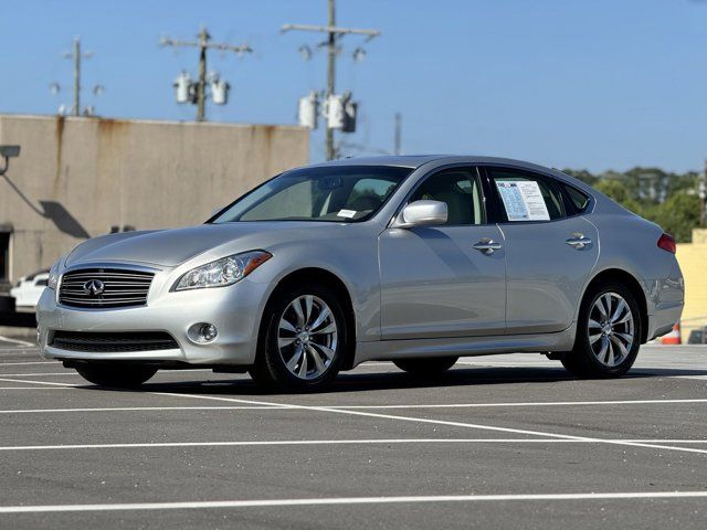 2014 INFINITI Q70 Base