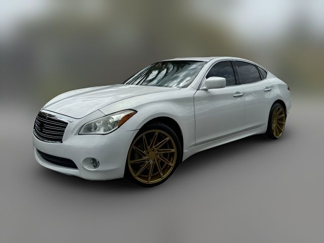 2014 INFINITI Q70 Base