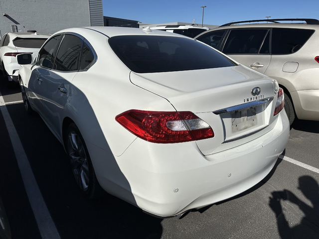 2014 INFINITI Q70 Base