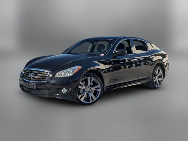 2014 INFINITI Q70 Base