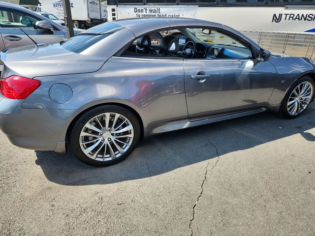 2014 INFINITI Q60 Base