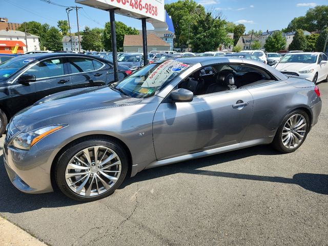 2014 INFINITI Q60 Base