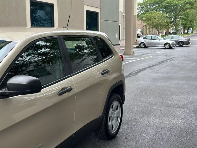 2014 Jeep Cherokee Sport