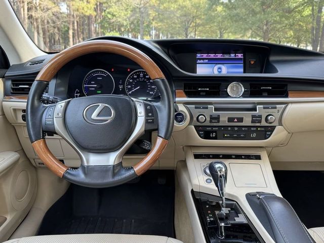 2014 Lexus ES Hybrid 300h