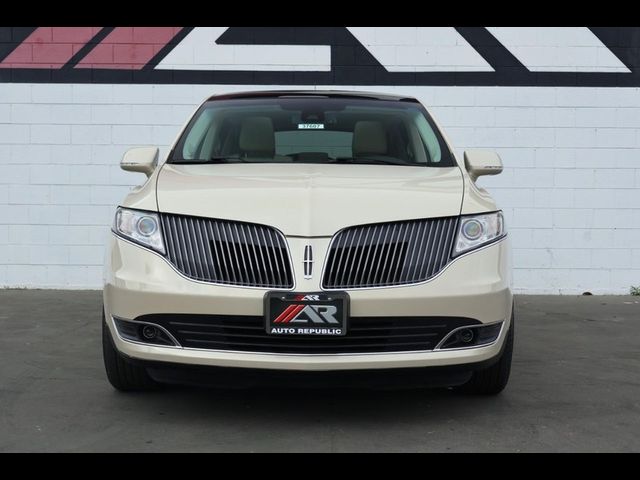 2014 Lincoln MKT Base