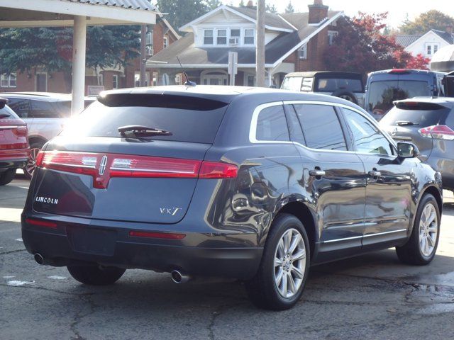 2014 Lincoln MKT Base