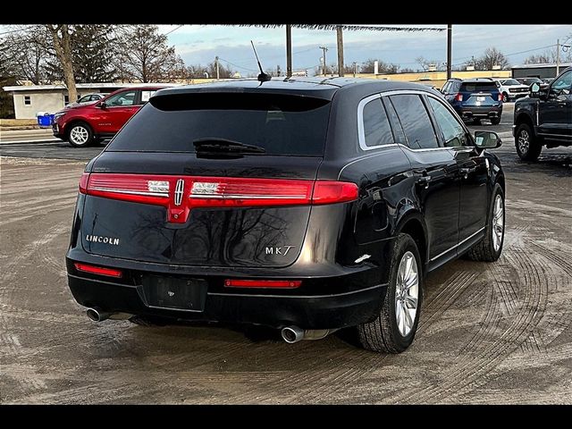 2014 Lincoln MKT Base