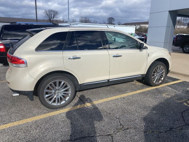 2014 Lincoln MKX Base