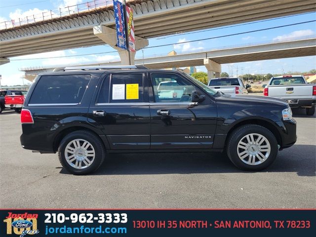 2014 Lincoln Navigator Base