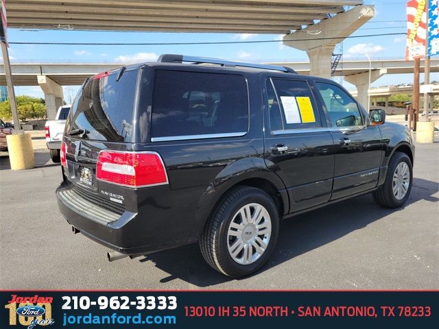 2014 Lincoln Navigator Base