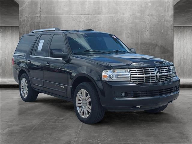 2014 Lincoln Navigator Base