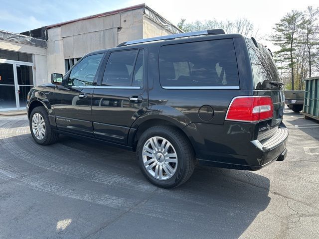 2014 Lincoln Navigator Base