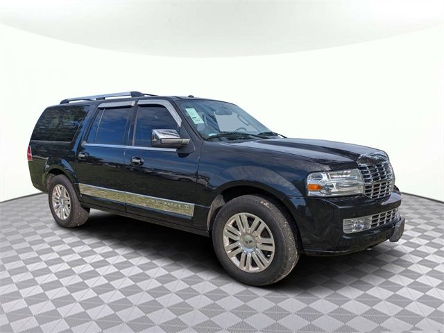 2014 Lincoln Navigator L Base