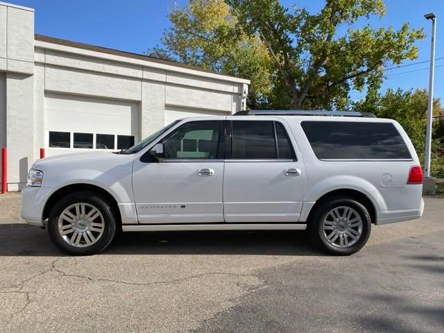 2014 Lincoln Navigator L Base