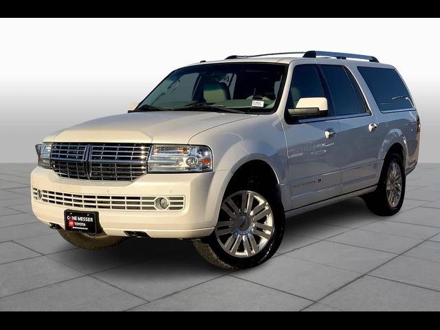 2014 Lincoln Navigator L Base