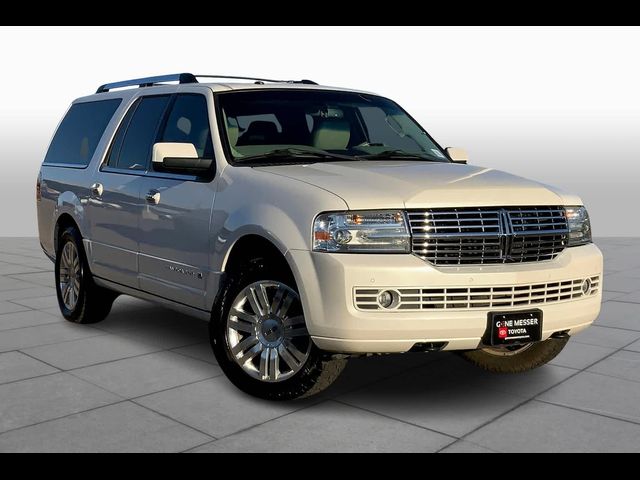 2014 Lincoln Navigator L Base