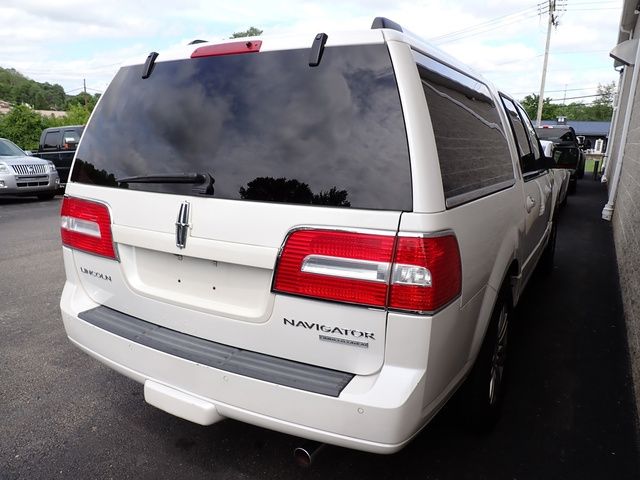 2014 Lincoln Navigator L Base