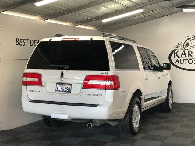 2014 Lincoln Navigator L Base