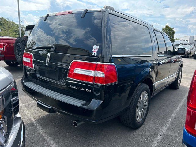 2014 Lincoln Navigator L Base