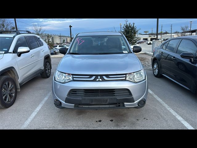 2014 Mitsubishi Outlander ES